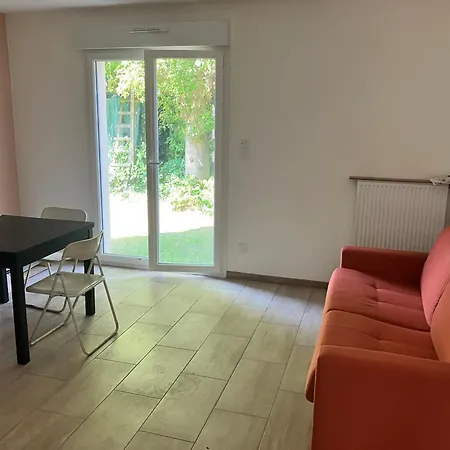 Dans Maison En Colocation Proche Paris Et In Shared House Pensión Vaires-sur-Marne